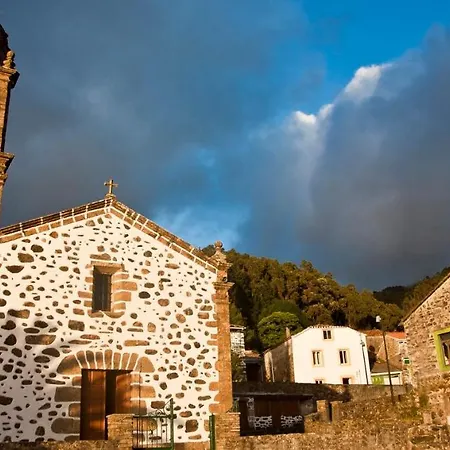 La Casa Roxa, Naturaleza En Galicia A 12 Kms. Del Mar Torres (A Coruna)